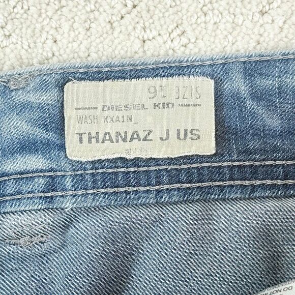 Diesel Kid Thanaz J US Straight Leg Destroyed Vintage Loose Fit Jeans in Wash KX - Picture 4 of 12